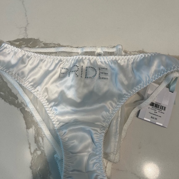 “BRIDE” white thong, 3 bows, rhinestones - Picture 2 of 3